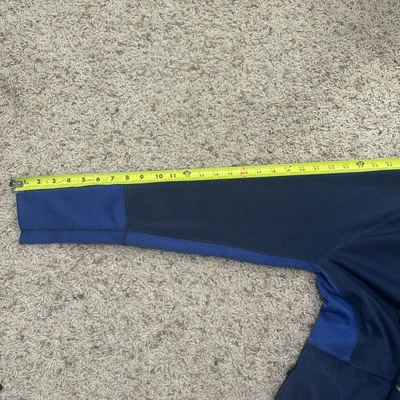 The North Face Athletic Quarter Zip Size Medium - Picture 7 of 9
